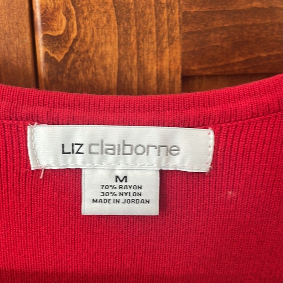 Liz Claiborne red scoop neck tee size Med - Picture 2 of 7